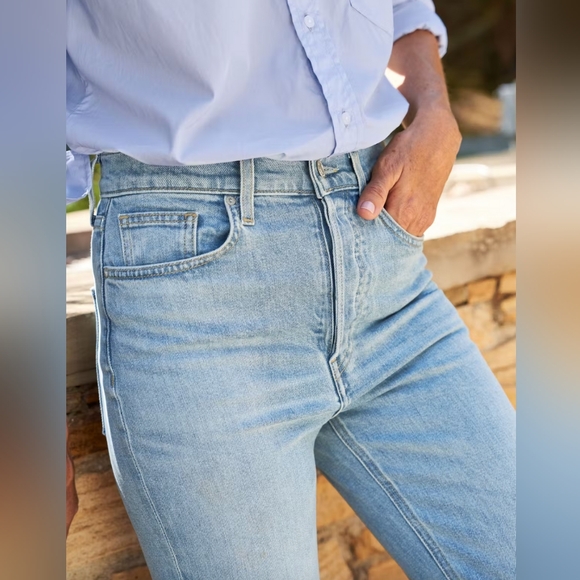 FRANK & EILEEN High Rise Light Wash The Monaghan Mom Crop Jeans - Picture 4 of 16